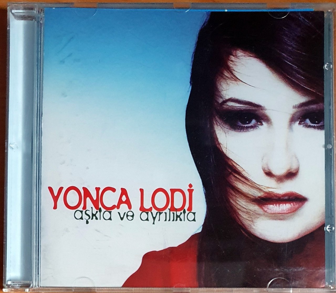 YONCA LODİ - AŞKTA VE AYRILIKTA (2001) - CD 2.EL