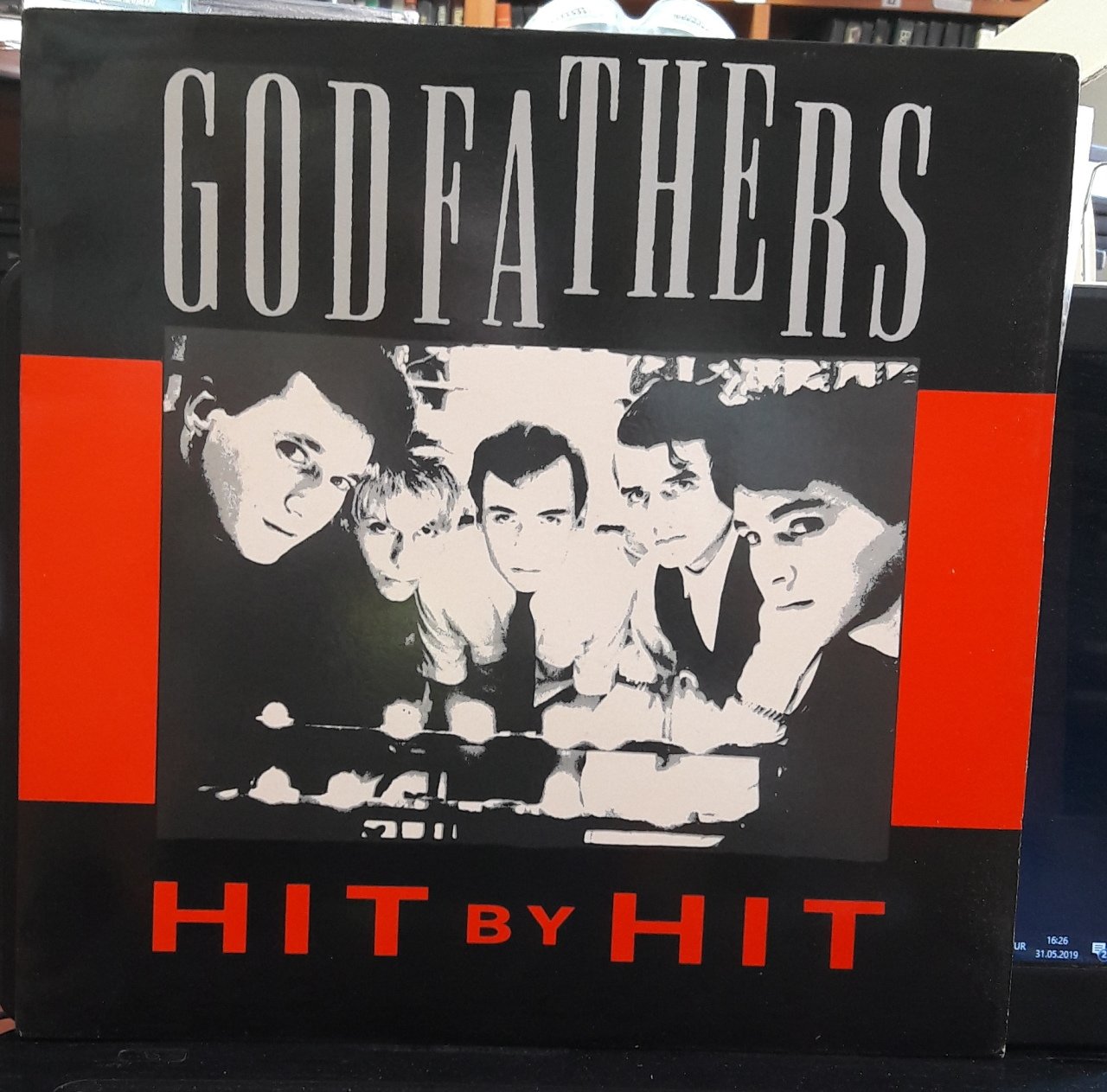 GODFATHERS - HIT BY HIT (1986) - PLAK 2.EL