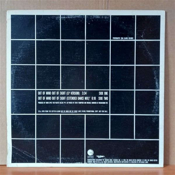 MODELS – OUT OF MIND OUT OF SIGHT (1985) - 12'' 45RPM MAXI SINGLE 2.EL PLAK