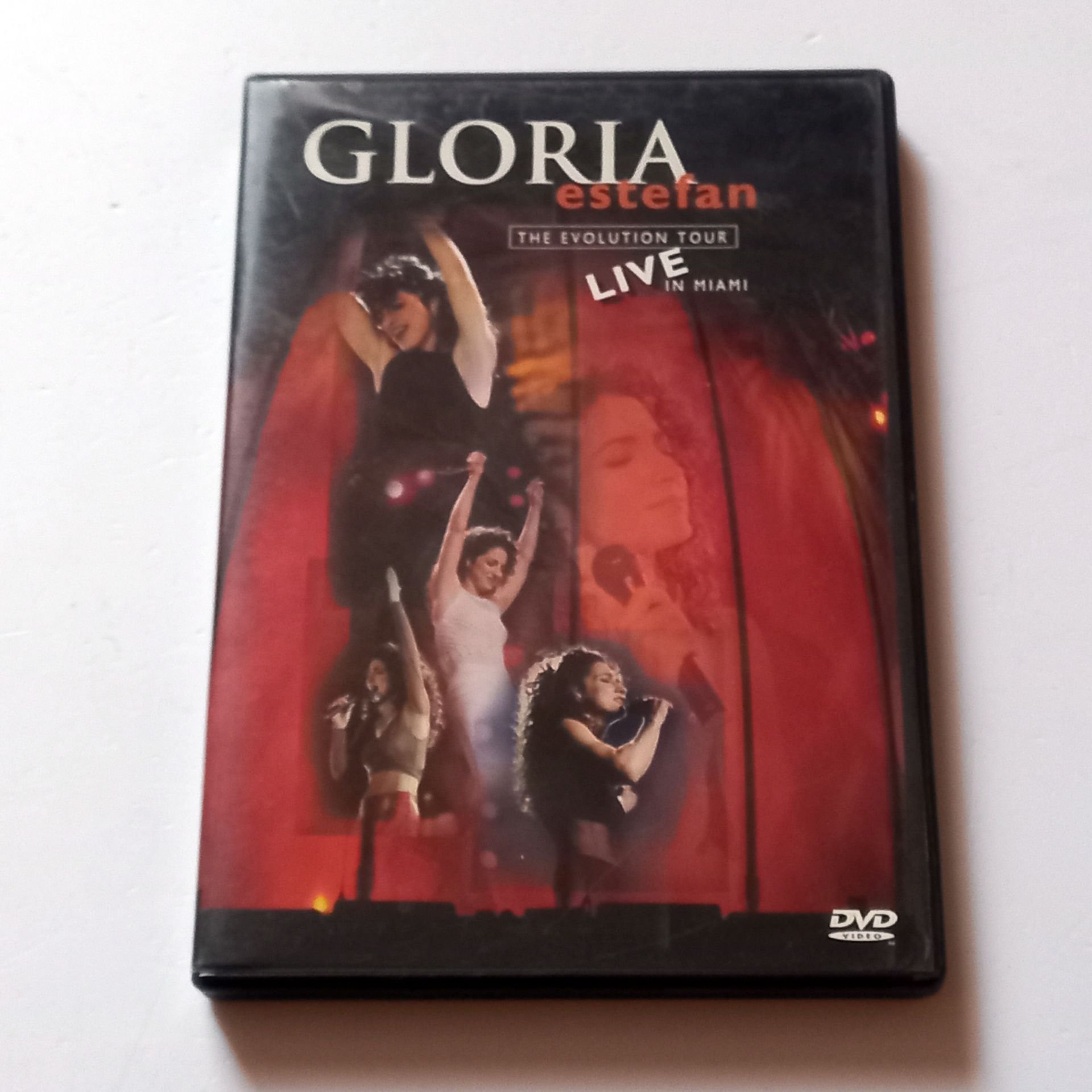 GLORIA ESTEFAN - THE EVOLUTION TOUR LIVE IN MIAMI (1996) - DVD 2.EL