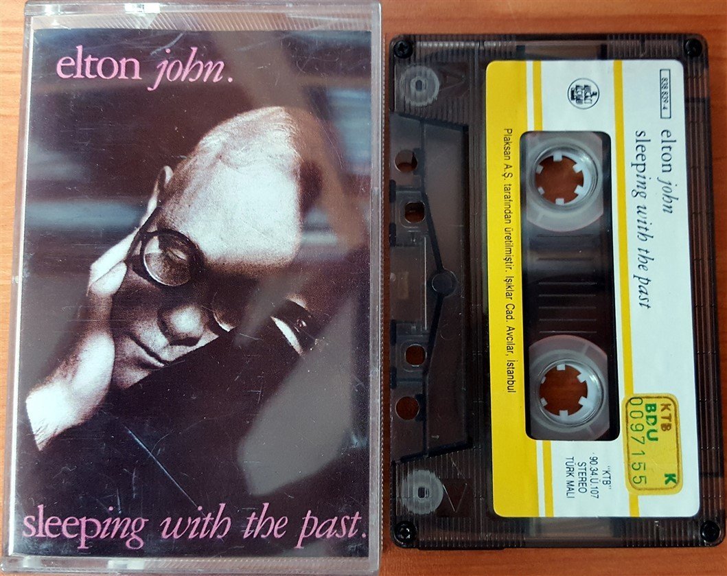 ELTON JOHN - SLEEPING WITH THE PAST (1990) PLAKSAN CASSETTE MADE IN TURKEY ''USED''
