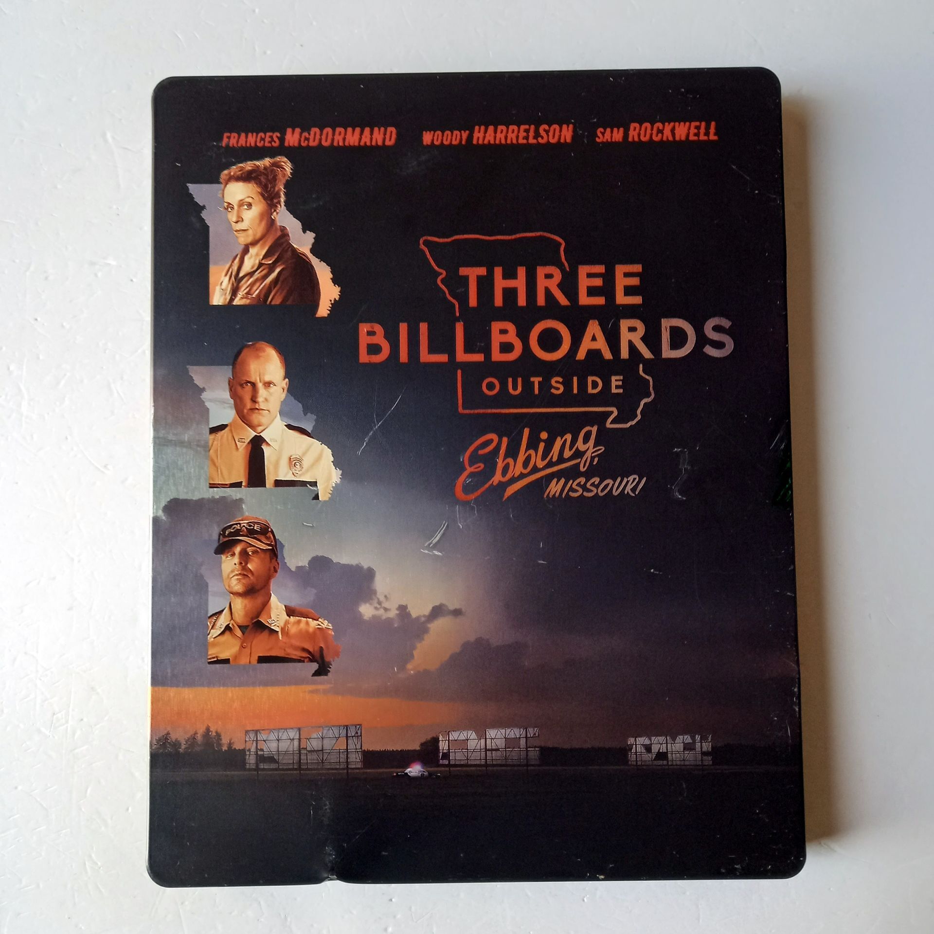 THREE BILLBOARDS OUTSIDE EBBING, MISSOURI - FRANCES MCDORMAND, WOODY HARRELSON, SAM ROCKWELL - YÖN.: MARTIN MCDONAGH - BLU-RAY  STEELBOOK METAL KUTU 2.EL