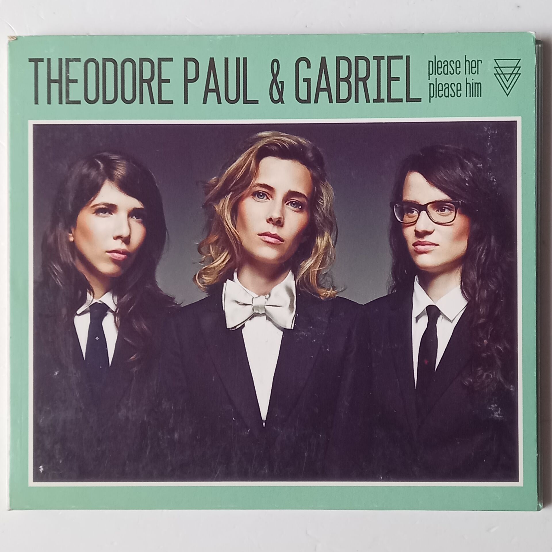 THEODORE, PAUL & GABRIEL – PLEASE HER PLEASE HIM (2013) - CD DIGIPAK 2.EL