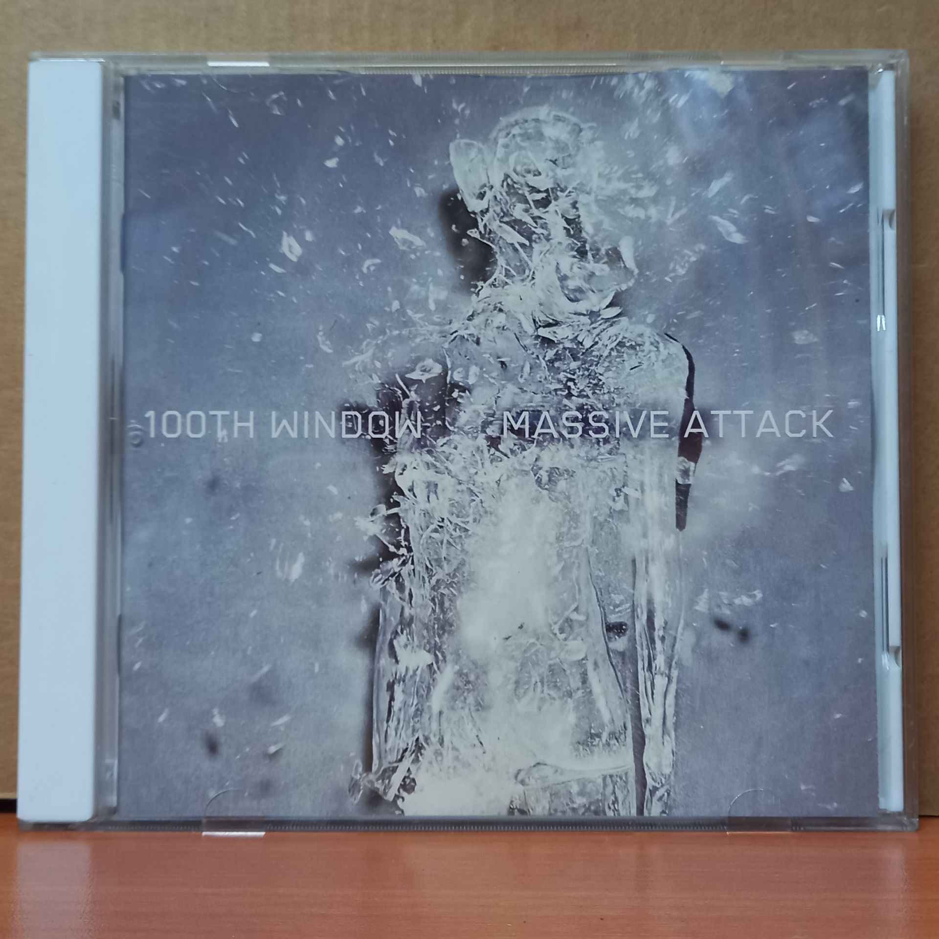 MASSIVE ATTACK - 100TH WINDOW (2003) - CD 2.EL