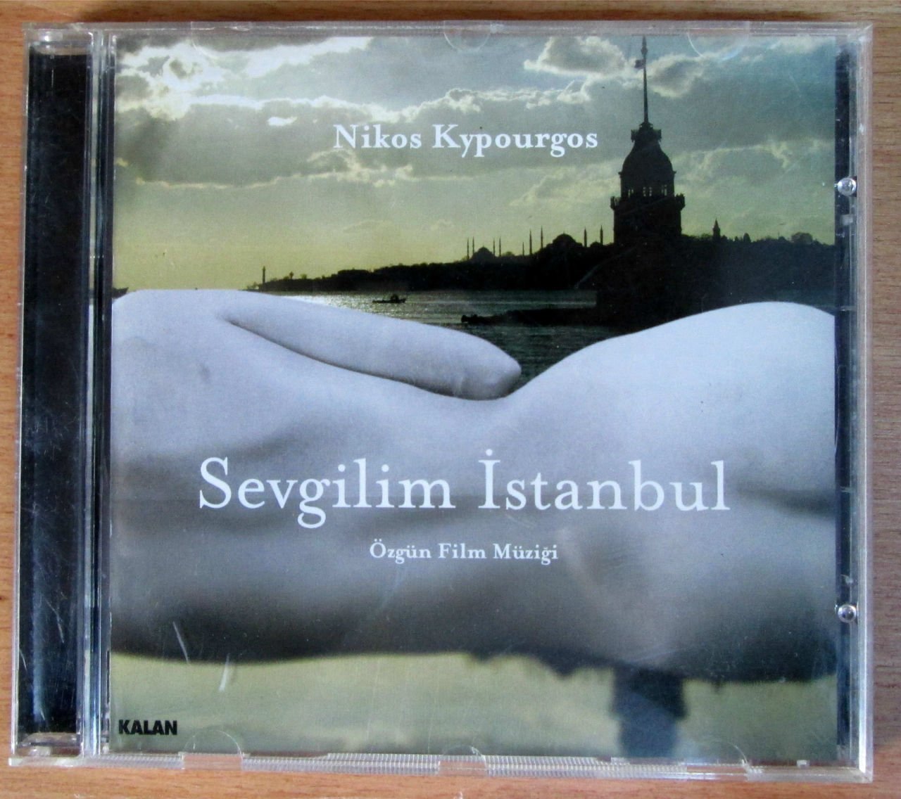SEVGİLİM İSTANBUL / ÖZGÜN FİLM MÜZİĞİ / NIKOS KYPOURGOS (2007) - CD KALAN MÜZİK 2.EL