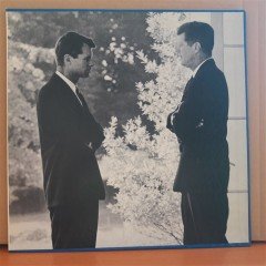 OUTSTANDING MOMENTS IN THE LIVES OF ROBERT F. KENNEDY & JOHN F. KENNEDY - LP 2.EL PLAK