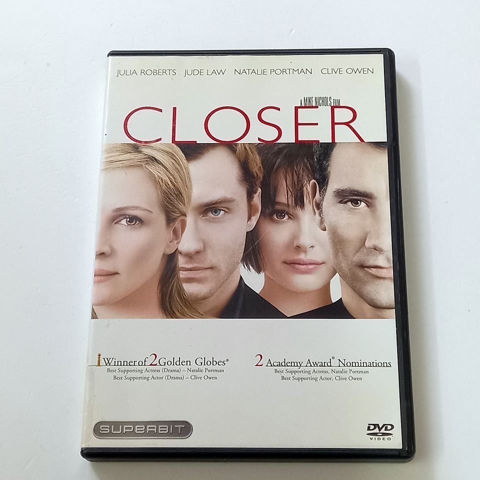 CLOSER - JULIA ROBERTS, JUDE LAW, NATALIE PORTMAN, CLIVE OWEN - YÖN.: MIKE NICHOLS - DVD SUPERBIT COLLECTION 2.EL 1. BÖLGE TR ALTYAZI YOKTUR