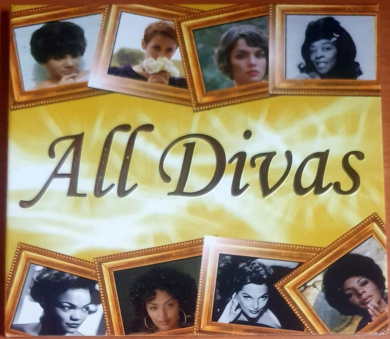 ALL DIVAS / NANCY SINATRA, STACEY KENT, FRANÇOISE HARDY, ELLA FITZGERALD, NORAH JONES, EDITH PIAF (2011) - CD 2.EL