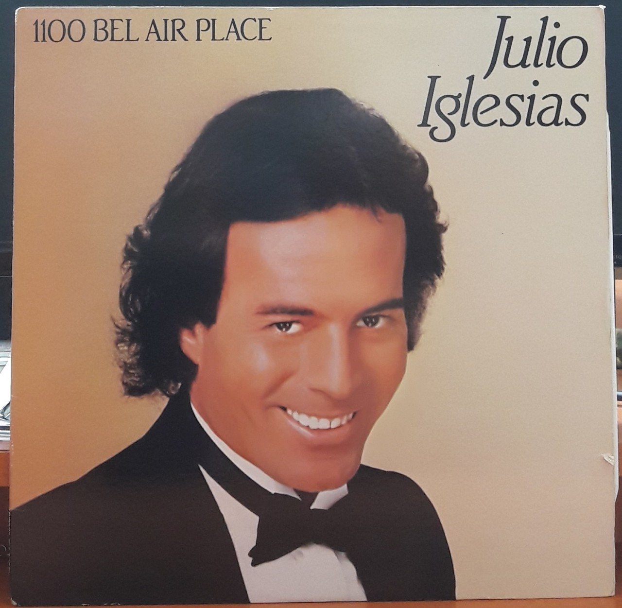 JULIO IGLESIAS - 1100 BEL AIR PLACE (1984) - PLAK 2.EL