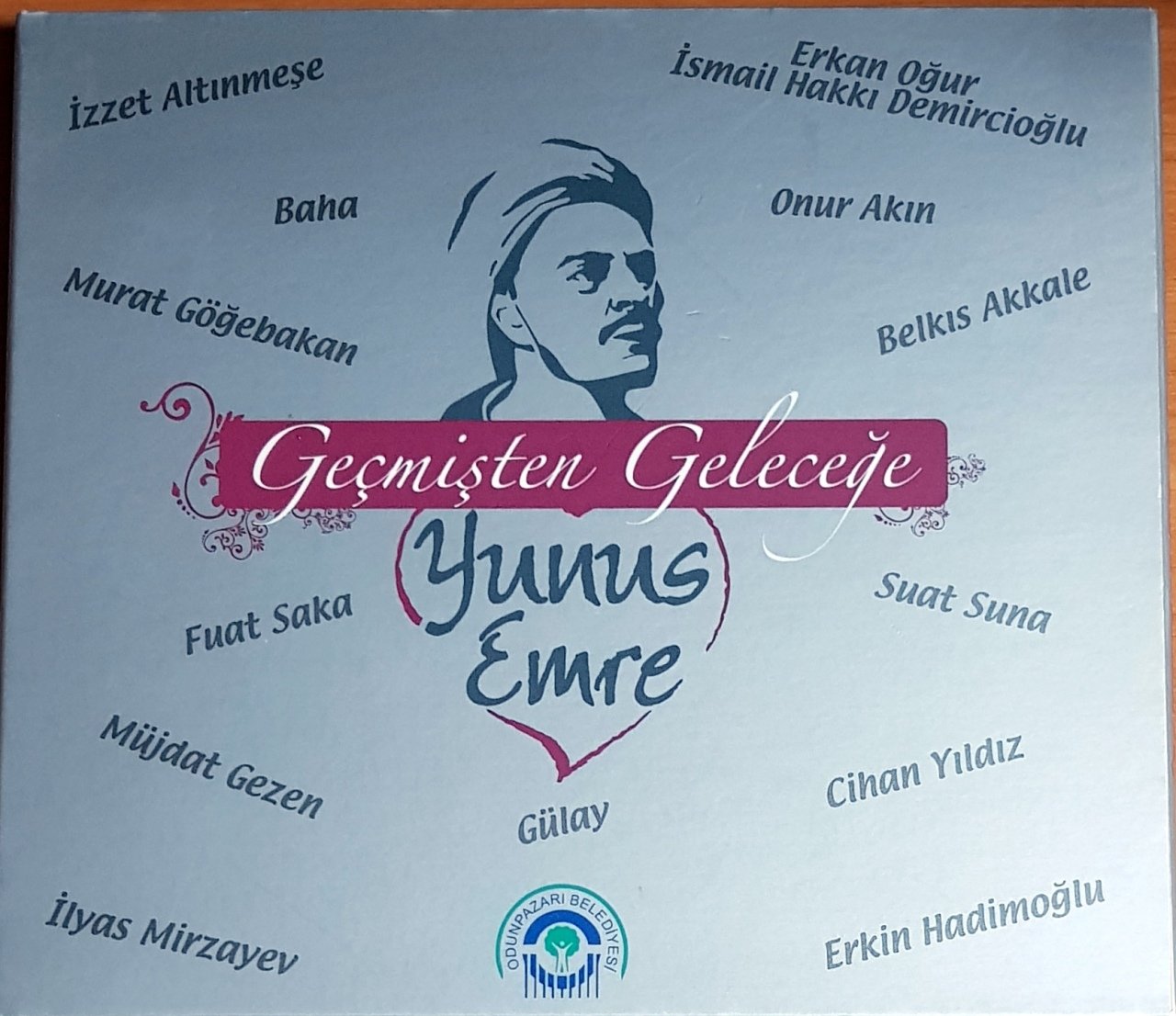 GEÇMİŞTEN GELECEĞE YUNUS EMRE / İZZET ALTINMEŞE, FUAT SAKA, MÜJDAT GEZEN, SUAT SUNA, CİHAN YILDIZ, ONUR AKIN / ODUNPAZARI BELEDİYESİ CD 2.EL