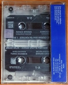 OSCAR WILDE - DORIAN GRAY'İN PORTRESİ 1. BÖLÜM / SESLENDİREN: TUNA GEMEN, MÜZİKLENDİREN: ERHAN ERSİN (2002) - 2KASET SESLİ KİTAP 2.EL