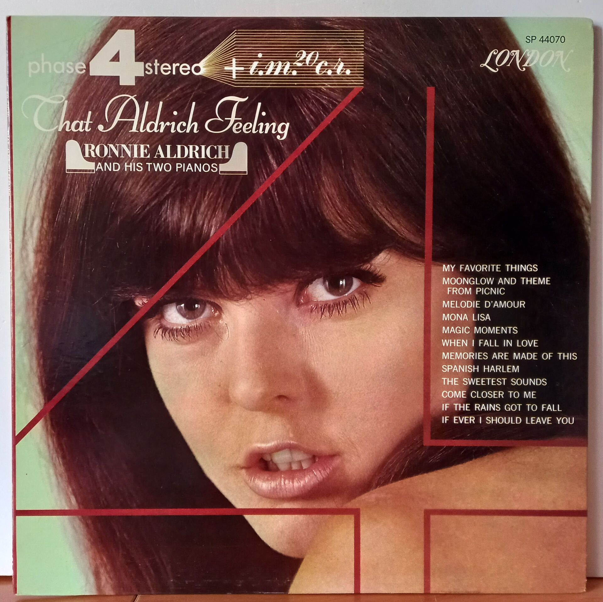 RONNIE ALDRICH AND HIS TWO PIANOS – THAT ALDRICH FEELING / PHASE 4 STEREO SERIES (1966) - LP 2.EL PLAK