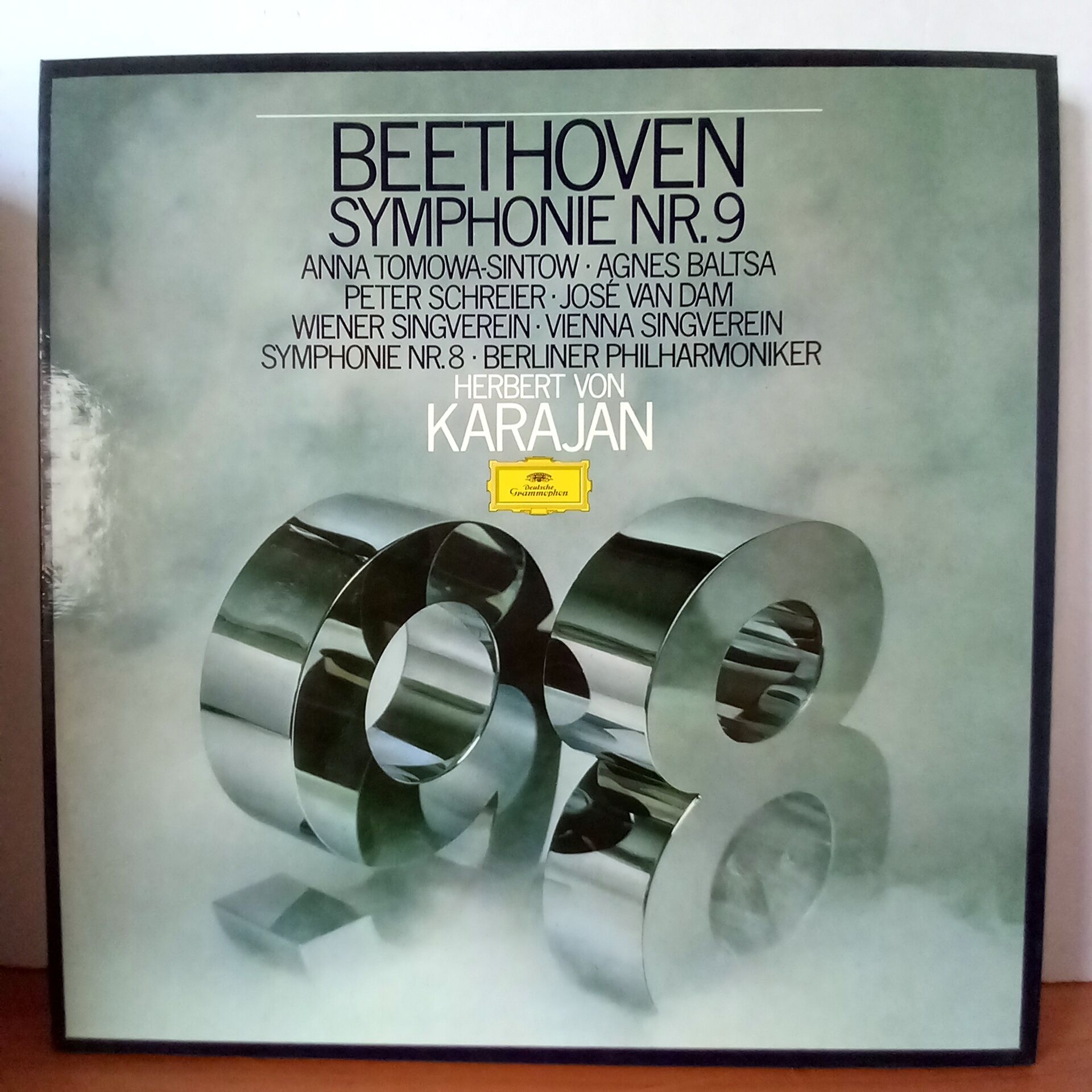 BEETHOVEN: SYMPHONIE NR. 9 - SYMPHONIE NR. 8 / HERBERT VON KARAJAN, ANNA TOMOWA-SINTOW, AGNES BALTSA, PETER SCHREIER, JOSÉ VAN DAM, WIENER SINGVEREIN, BERLINER PHILHARMONIKER (1977) - 2LP BOX SET 2.EL PLAK