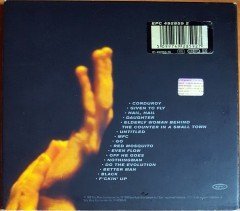PEARL JAM - LIVE / ON TWO LEGS (1998) CD 2.EL