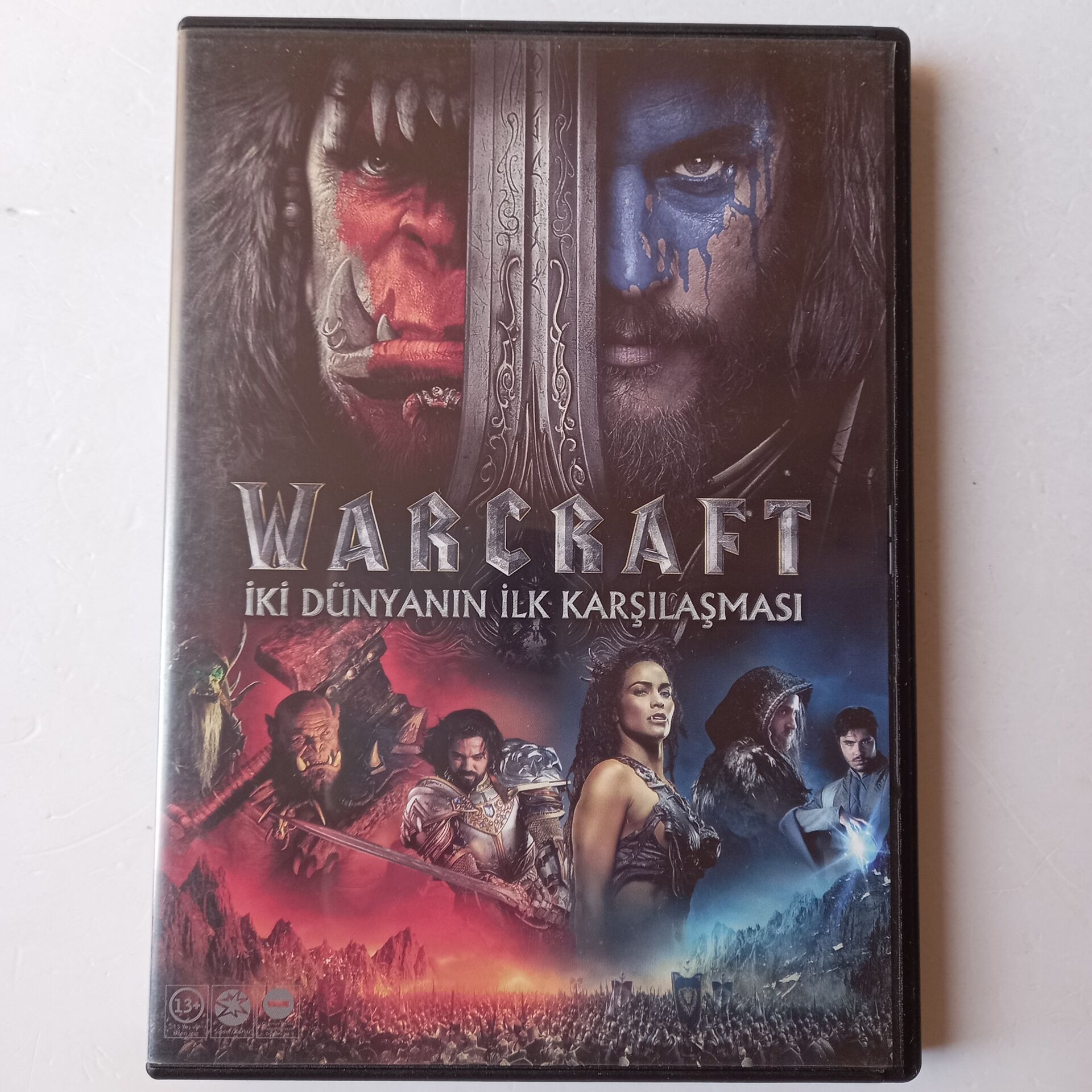WARCRAFT: İKİ DÜNYANIN İLK KARŞILAŞMASI - DVD 2.EL