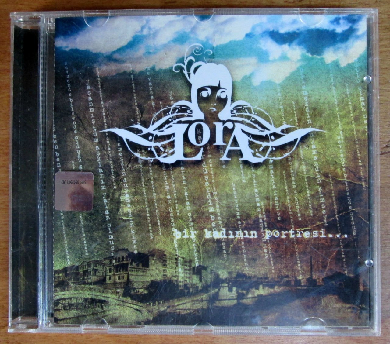 LORA - BİR KADININ PORTRESİ - CD 2.EL