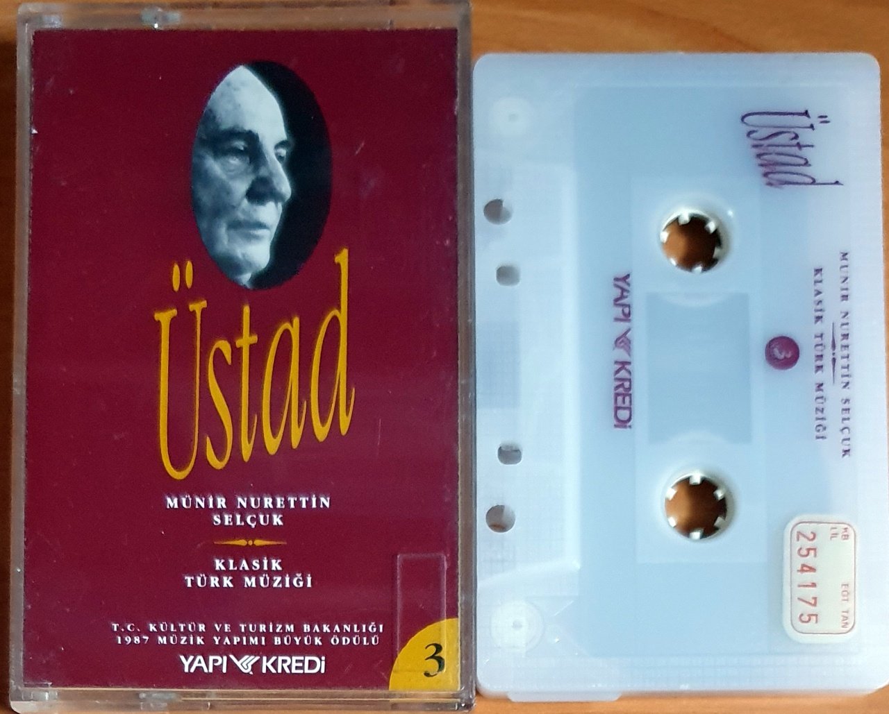 ÜSTAD / MÜNİR NURETTİN SELÇUK / KLASİK TÜRK MÜZİĞİ 3 - KASET YAPI KREDİ 2.EL