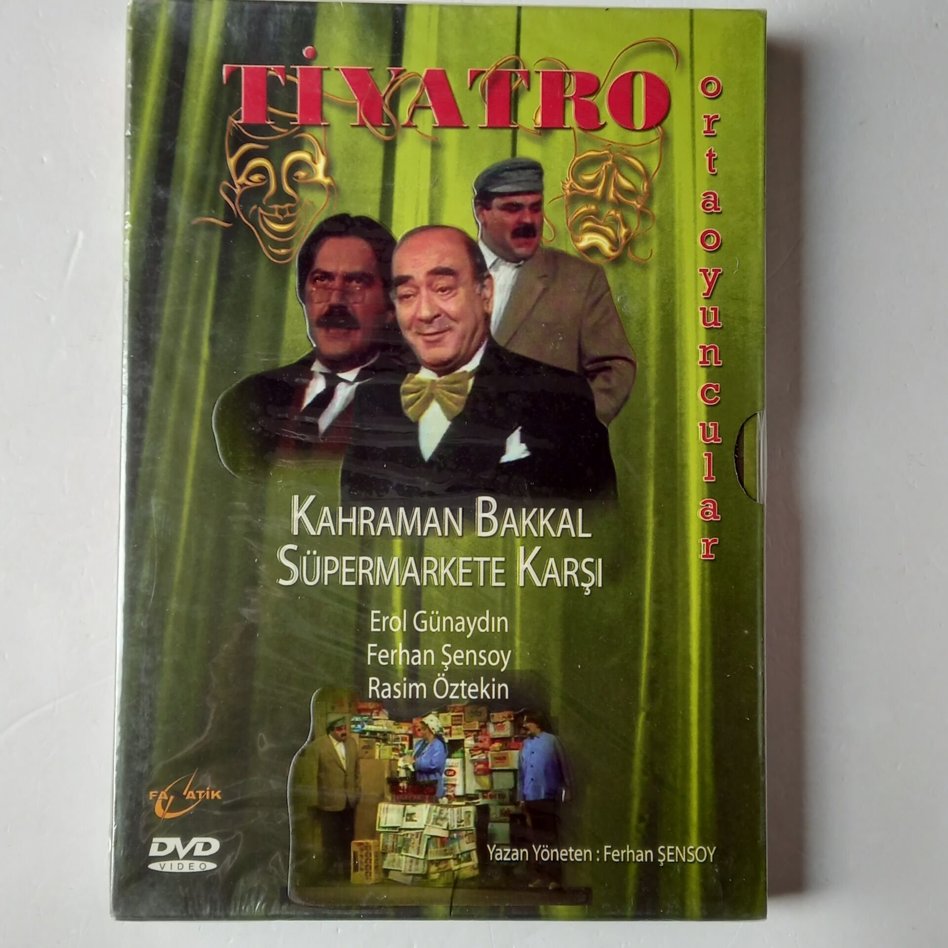 TİYATRO / KAHRAMAN BAKKAL SÜPERMARKETE KARŞI - FERHAN ŞENSOY, EROL GÜNAYDIN, RASİM ÖZTEKİN - DVD AMBALAJINDA SIFIR