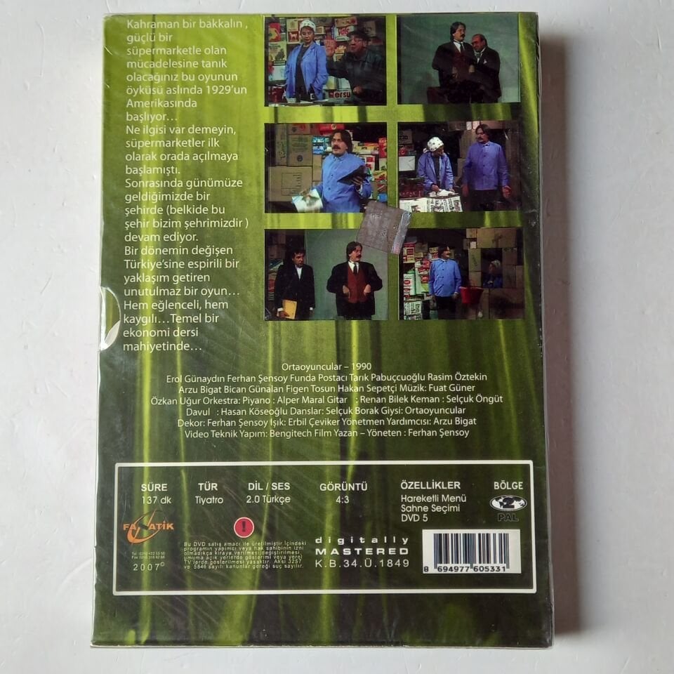TİYATRO / KAHRAMAN BAKKAL SÜPERMARKETE KARŞI - FERHAN ŞENSOY, EROL GÜNAYDIN, RASİM ÖZTEKİN - DVD AMBALAJINDA SIFIR