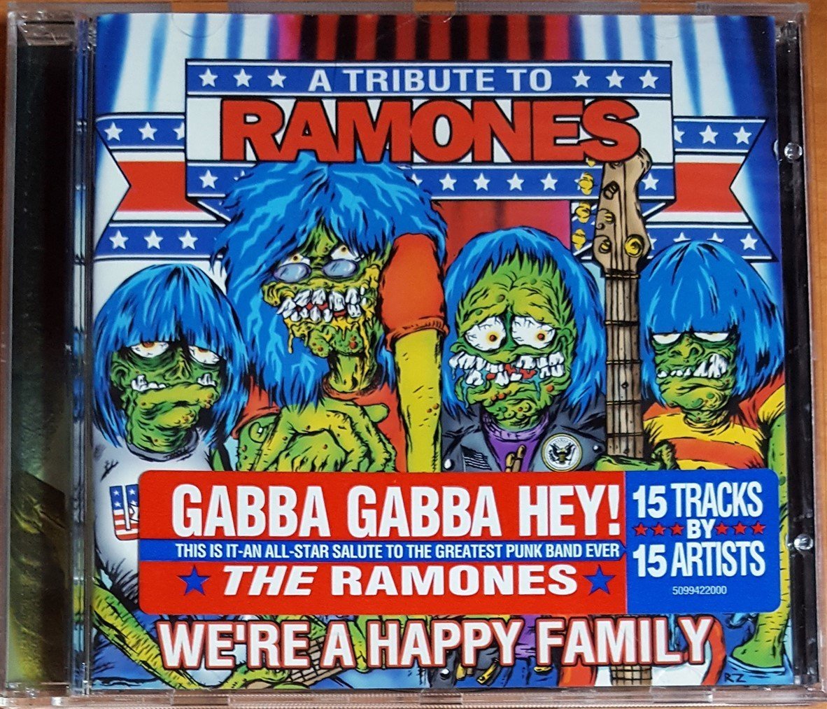 WE'RE A HAPPY FAMILY / A TRIBUTE TO RAMONES / RED HOT CHILI PEPPERS, ROM ZOMBIE, METALLICA, U2, KISS, MARILYN MANSON, RANCID (2003) CD 2.EL