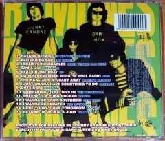 WE'RE A HAPPY FAMILY / A TRIBUTE TO RAMONES / RED HOT CHILI PEPPERS, ROM ZOMBIE, METALLICA, U2, KISS, MARILYN MANSON, RANCID (2003) CD 2.EL