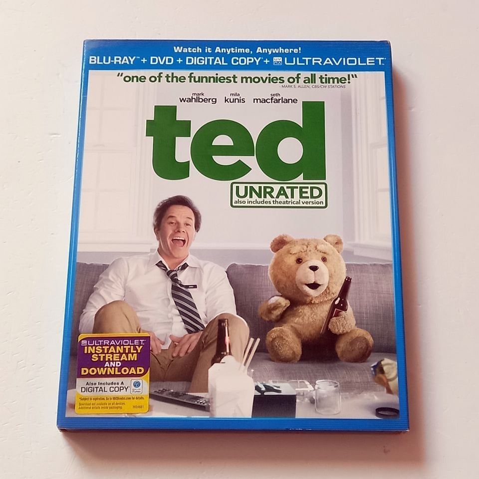 TED - MARK WAHLBERG, MILA KUNIS - YÖN.: SETH MACFARLANE - BLU-RAY + DVD UNRATED EMBOSSED SLIPCOVER REGION FREE TR ALTYAZI YOKTUR 2.EL