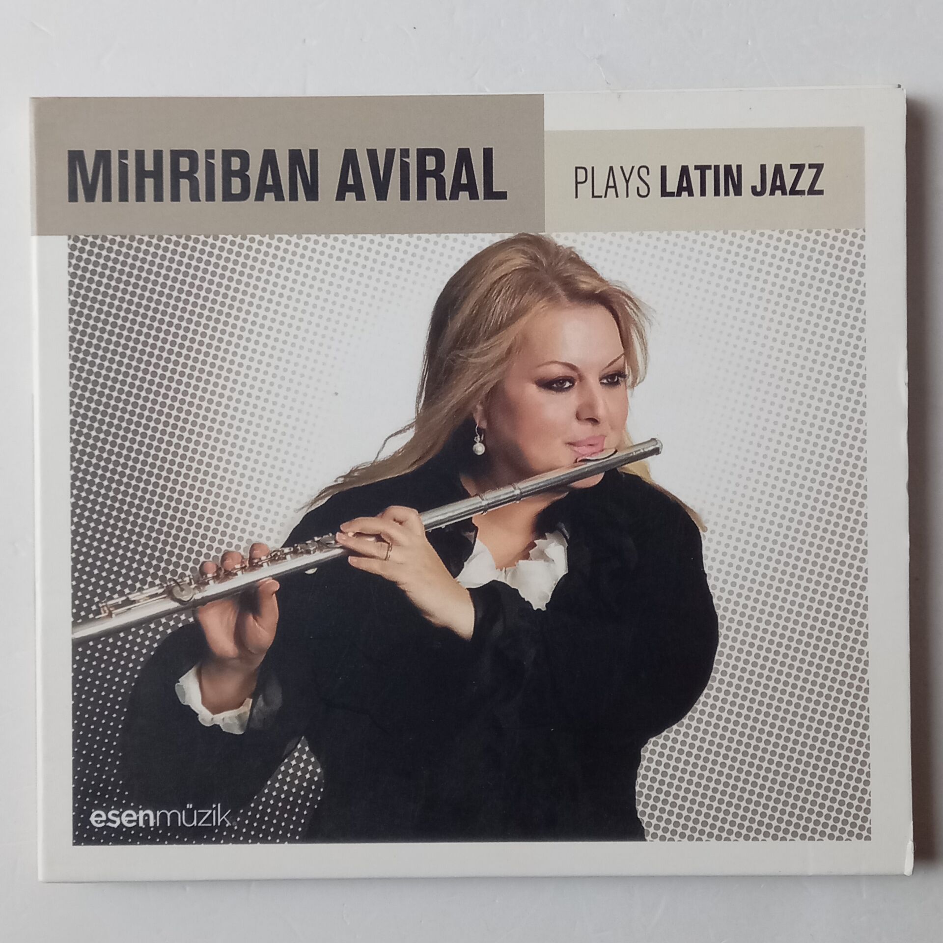 MİHRİBAN AVİRAL – PLAYS LATIN JAZZ (2017) - CD DIGIPAK 2.EL