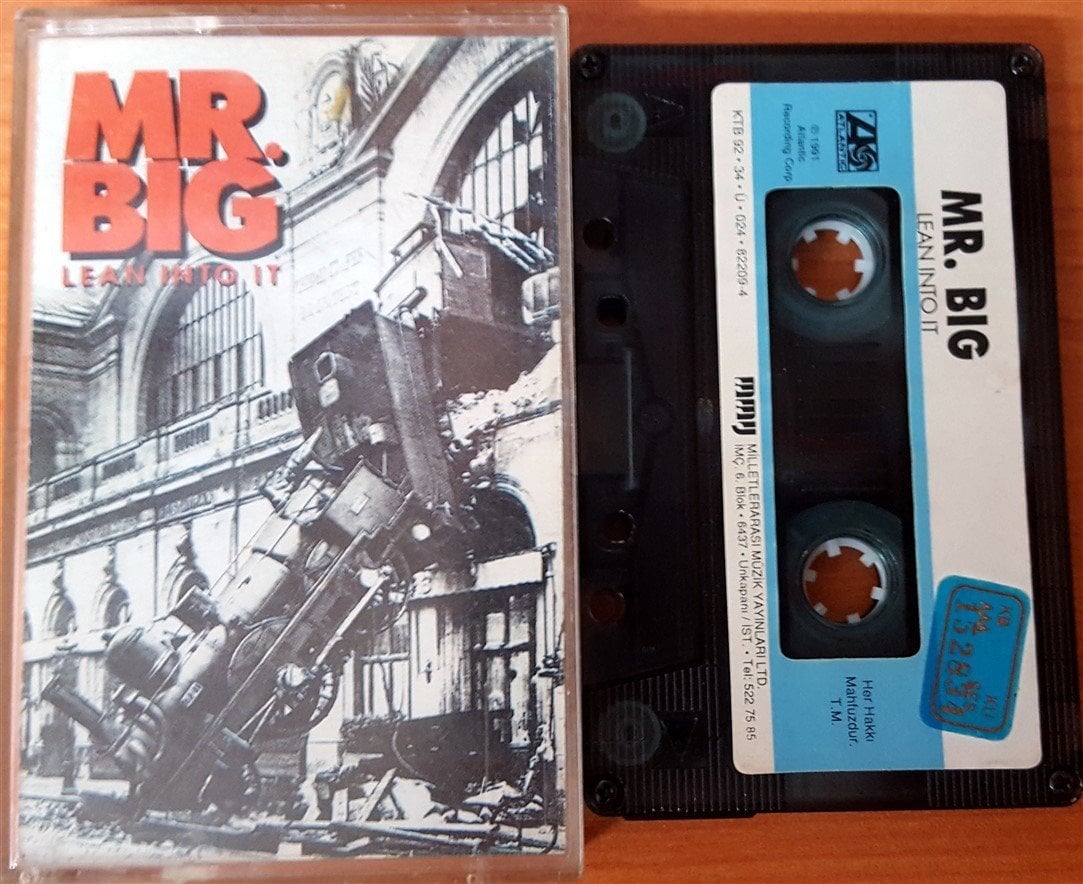 MR. BIG - LEAN INTO IT (1992) MMY CASSETTE MADE IN TURKEY ''USED'' PAPER LABEL
