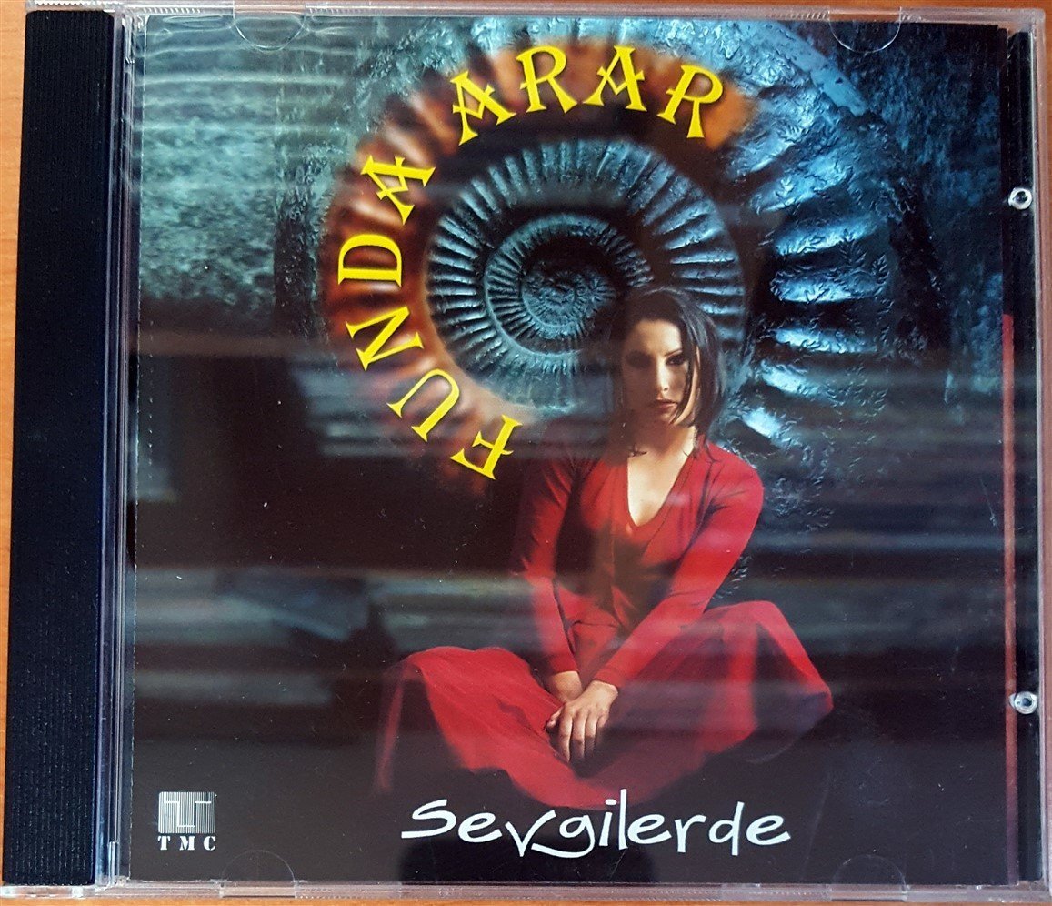 FUNDA ARAR - SEVGİLERDE (2000) - CD 2.EL