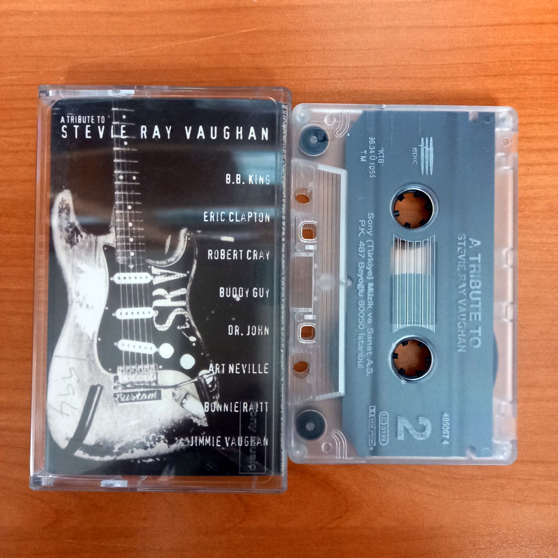 A TRIBUTE TO STEVIE RAY VAUGHAN / B.B. KING, ERIC CLAPTON, ROBERT CRAY, BUDDY GUY, DR. JOHN, ART NEVILLE, BONNIE RAITT (1996) - KASET 2.EL