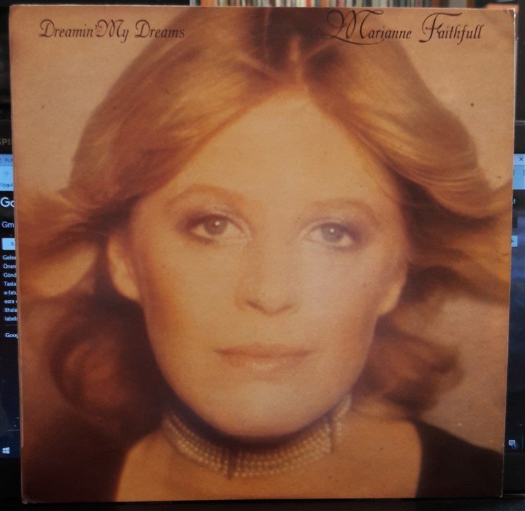 MARIANNE FAITHFULL - DREAMIN' MY DREAMS (1976) - 2.EL PLAK