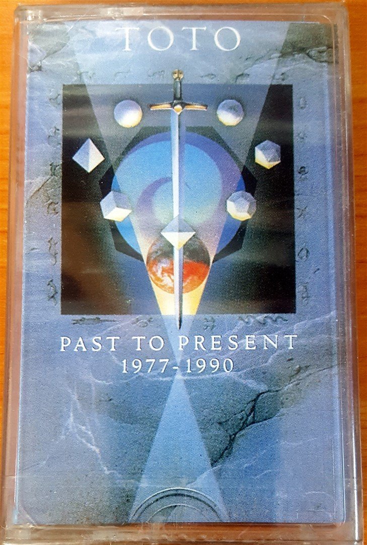 TOTO - PAST TO PRESENT 1977-1990 (1994) SONY CASSETTE MADE IN TURKEY ''NEW''