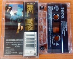 TOTO - THROUGH THE LOOKING GLASS CASSETTE MADE IN EU ''USED''