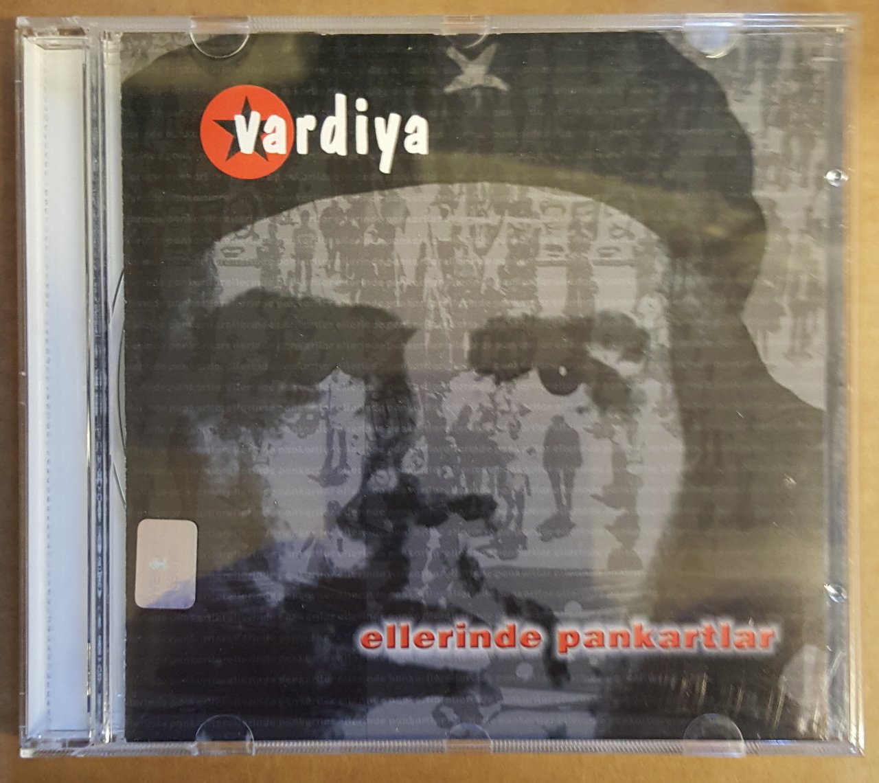 VARDİYA - ELLERİNDE PANKARTLAR CD PROTEST 2.EL