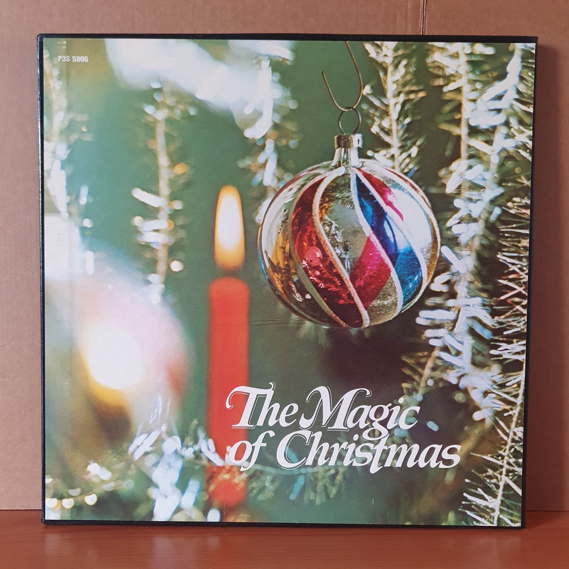THE MAGIC OF CHRISTMAS / JAMES LAST, RAY CONNIFF, BING CROSBY, GUY LOMBARDO, PATTI PAGE, TONY BENNETT, MANTOVANI, DORIS DAY (1972) - 3LP BOX 2.EL PLAK