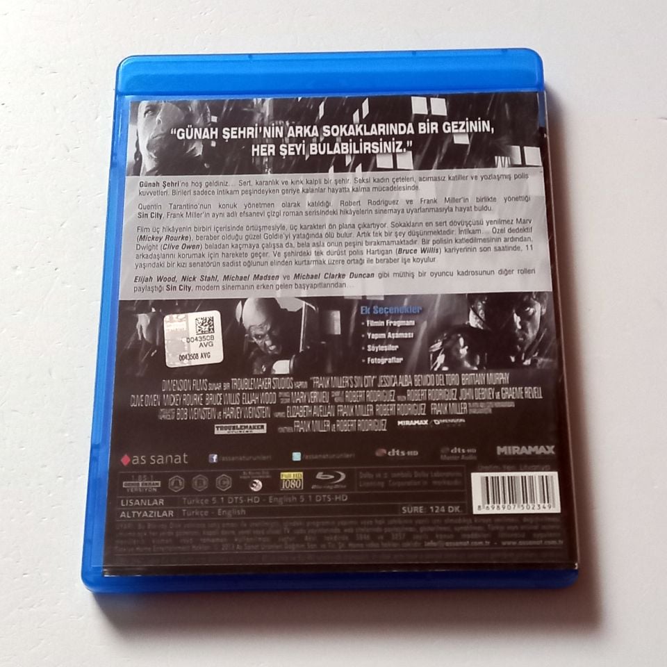 SIN CITY / GÜNAH ŞEHRİ - BRUCE WILLIS, JESSICA ALBA - YÖN.: FRANK MILLER & ROBERT RODRIGUEZ - BLU-RAY 2.EL