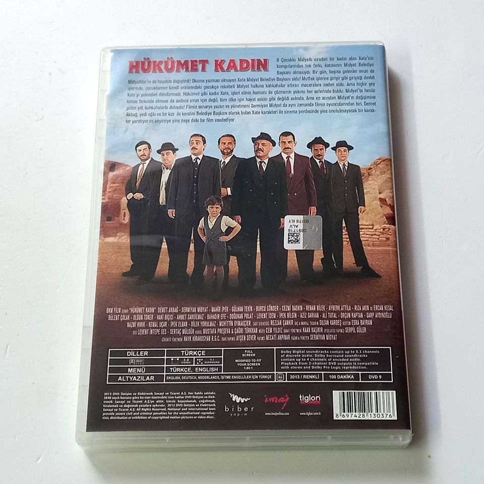 HÜKÜMET KADIN - DEMET AKBAĞ, SERMİYAN MİDYAT, CEZMİ BASKIN, YÖN.: SERMİYAN MİDYAT  - DVD 2.EL