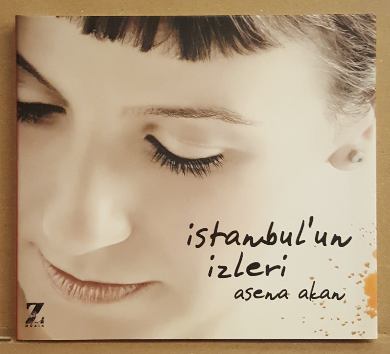 ASENA AKAN - İSTANBUL'UN İZLERİ (2012) - CD Z KALAN 2.EL