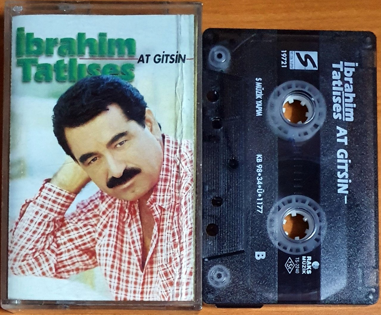 İBRAHİM TATLISES - AT GİTSİN (1998) - KASET 2.EL