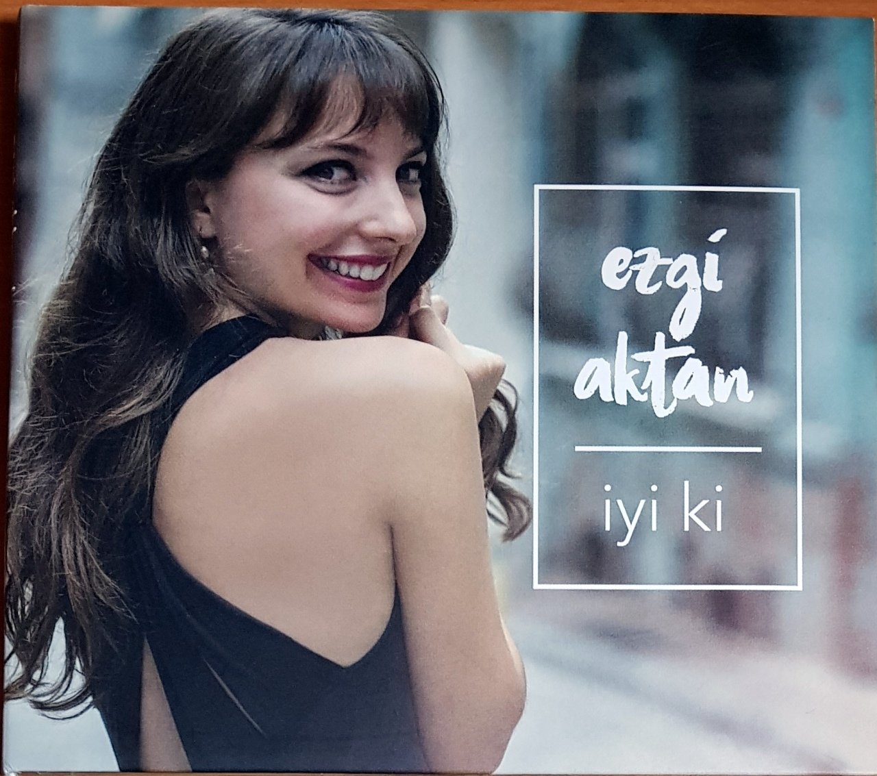 EZGİ AKTAN - İYİ Kİ (2016) ADA MÜZİK CD 2.EL