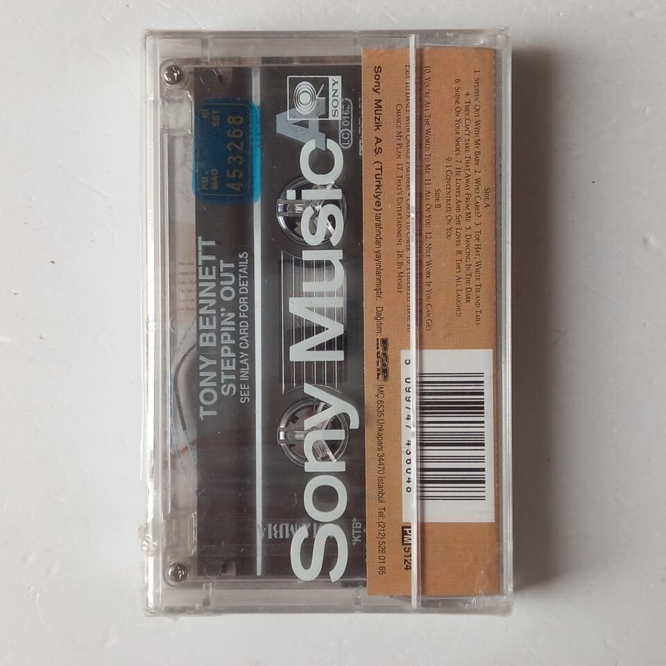 TONY BENNETT - STEPPIN' OUT (1994) - KASET SIFIR