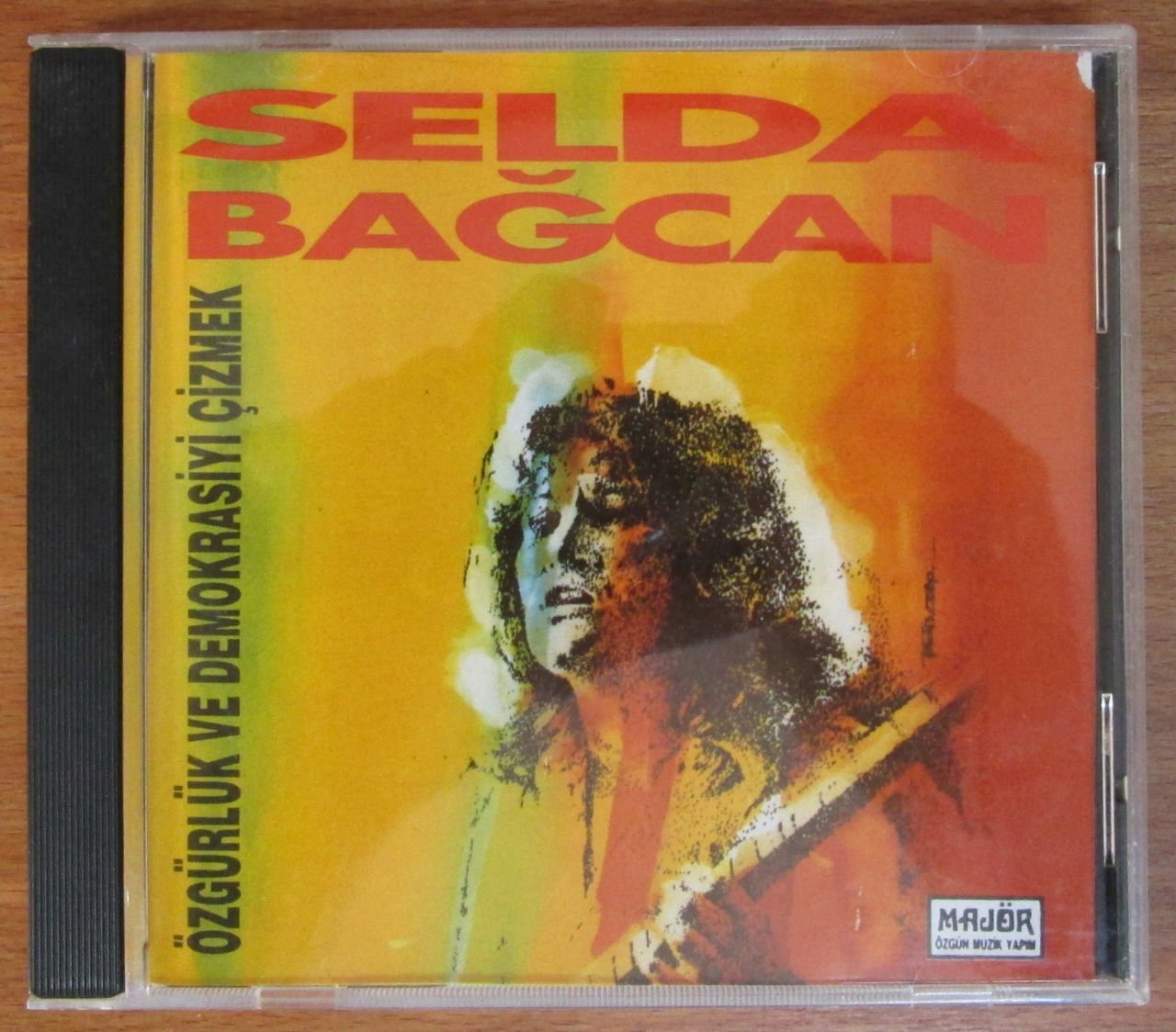 SELDA BAĞCAN - ÖZGÜRLÜK VE DEMOKRASİYİ ÇİZMEK - CD İLK BASKI 2.EL