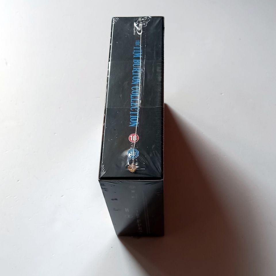 THE TIM BURTON COLLECTION - 8 MOVIES - YÖN.: TIM BURTON - 8 X BLU-RAY EIGHT-DISC SET SLIPCASE REGION FREE TR ALTYAZI YOKTUR SIFIR