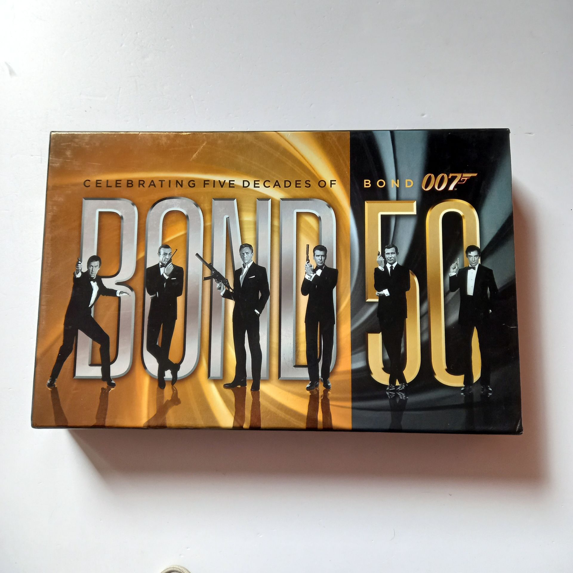 BOND 50 - 22 MOVIES - 23 X BLU-RAY TWENTY THREE-DISC LIMITED EDITION COLLECTOR'S SET REGION FREE TR ALTYAZI YOKTUR 2.EL