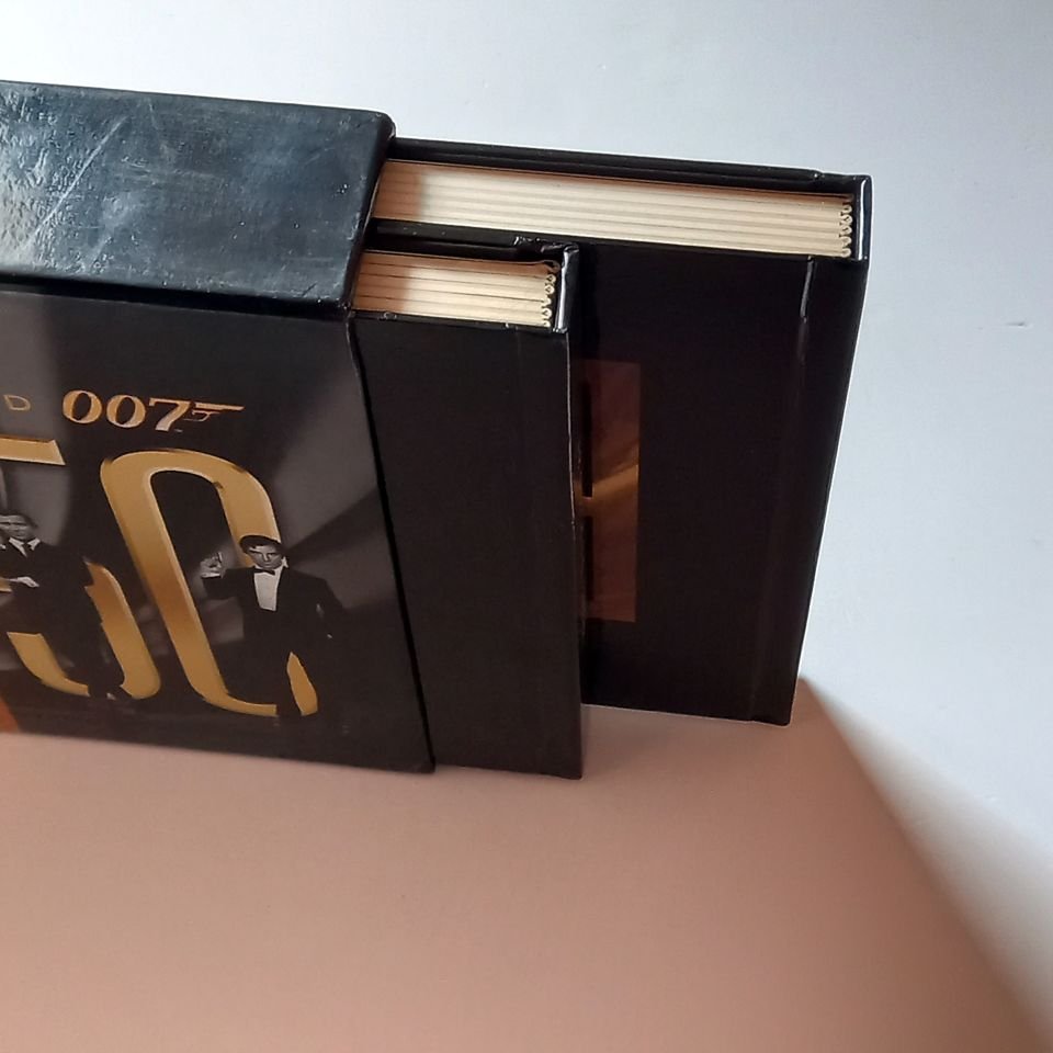 BOND 50 - 22 MOVIES - 23 X BLU-RAY TWENTY THREE-DISC LIMITED EDITION COLLECTOR'S SET REGION FREE TR ALTYAZI YOKTUR 2.EL