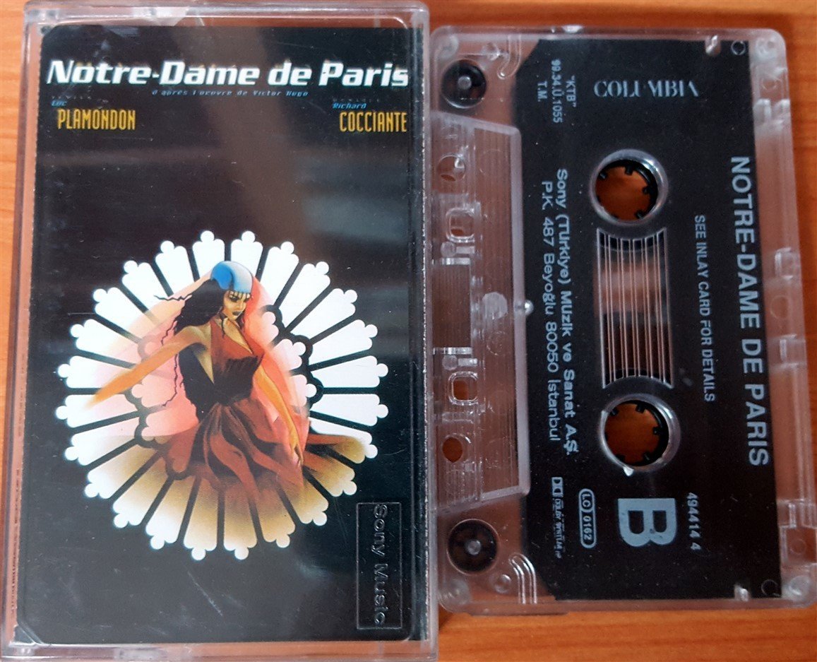 NOTRE-DAME DE PARIS - SOUNDTRACK LUC PLAMONDON RICHARD COCCIANTE (1999) SONY CASSETTE MADE IN TURKEY ''USED''
