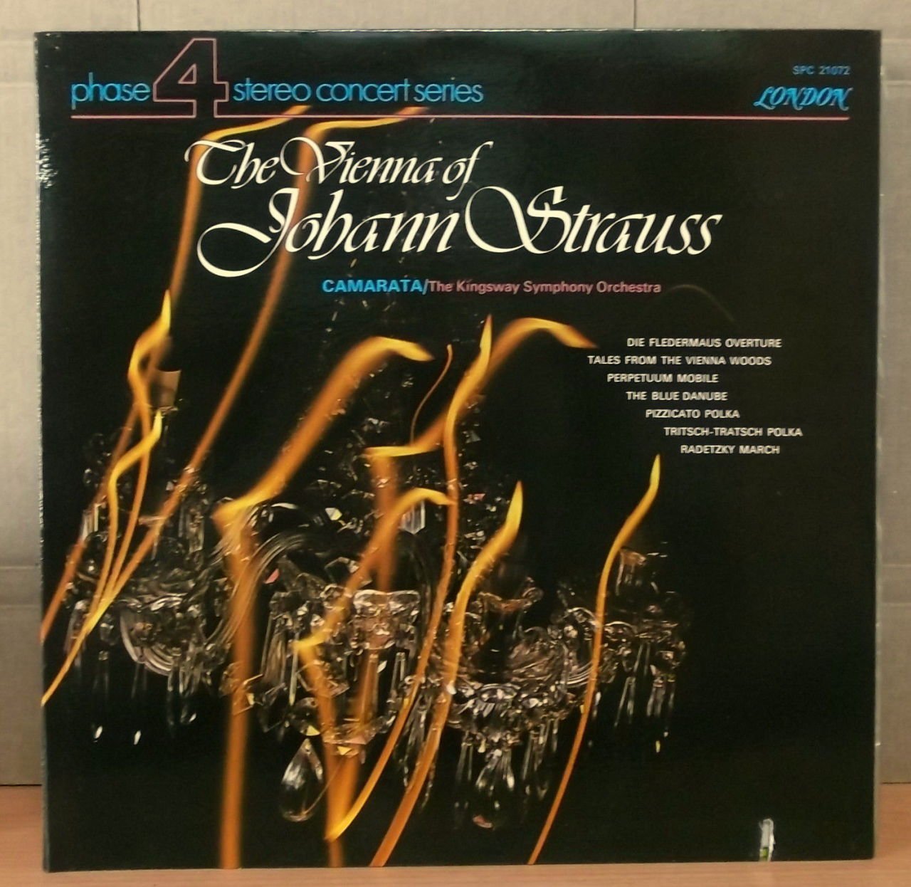 The Vienna of JOHANN STRAUSS - CAMARATA LP 2.EL