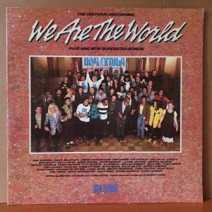 USA FOR AFRICA - WE ARE THE WORLD / CHICAGO, STEVE PERRY, THE POINTER SISTERS, PRINCE & THE REVOLUTION, KENNY ROGERS, TINA TURNER (1985) - LP 2.EL PLAK