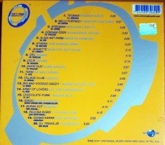 BİRİ BİZİ GÖZETLİYOR / TEOMAN, NO ANGELS, SAFRI DUO, AFROMAN, TARIK, İZEL, GORAN KARAN (2001) CD 2.EL