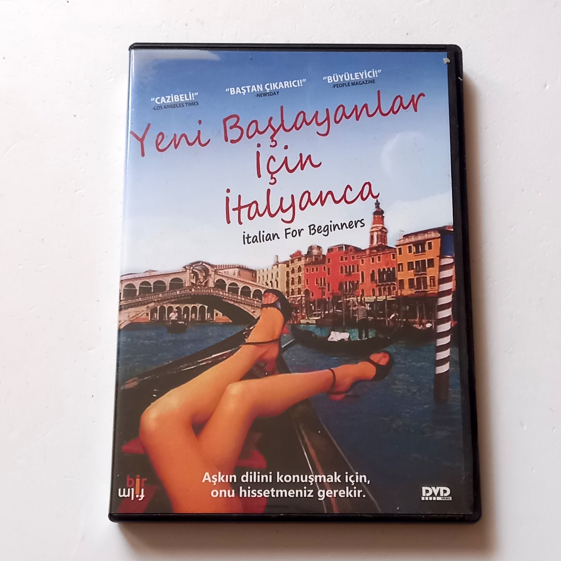 YENİ BAŞLAYANLAR İÇİN İTALYANCA / ITALIAN FOR BEGINNERS - ANDERS W. BERTHELSEN, ANN ELELONORA JØRGENSEN, ANETTE STØVELBÆK - YÖN.:LONE SCHERFIG - DVD 2.EL